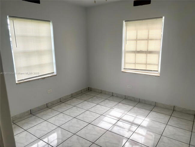 Photo - 15324 Lincoln Dr