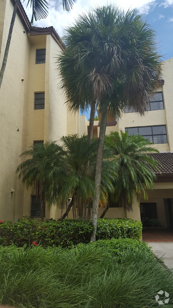 Building Photo - 8820 SW 123rd Ct Rental