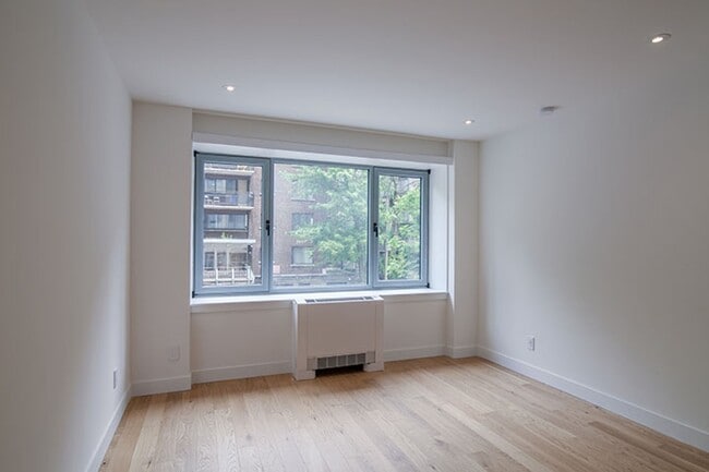 Photo - 3468 Rue Drummond Unit 0102B