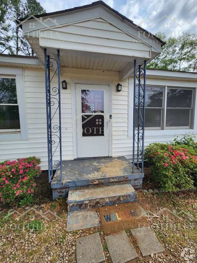 Building Photo - Beautiful 3 Bedroom Home on a Large Lot!