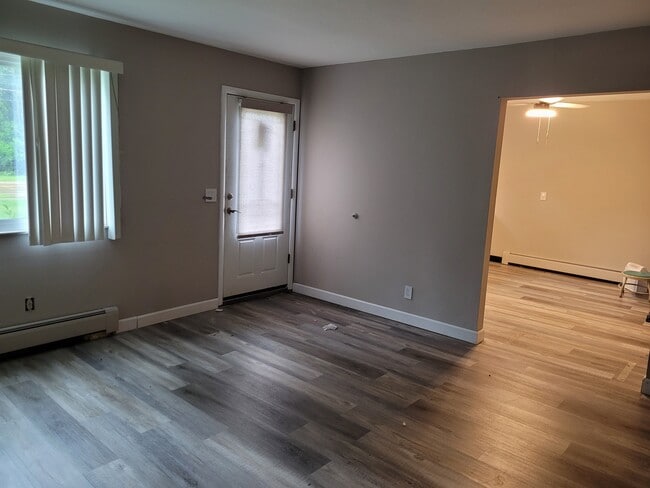 Living Room - 21119 Albion Rd