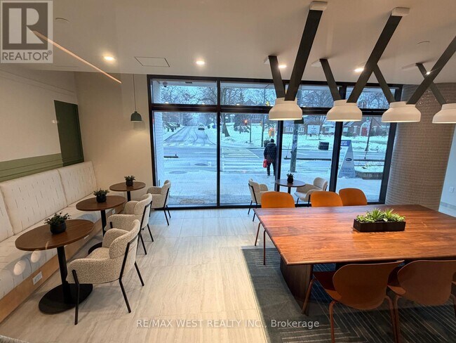 Photo - 1660 Bloor St W Unité 606