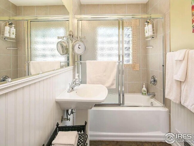 Photo - 369 W 9th St Casa