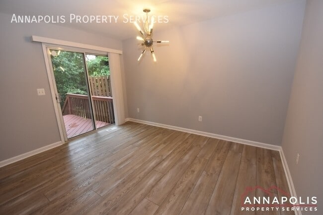 Photo - 544 Francis Nicholson Way