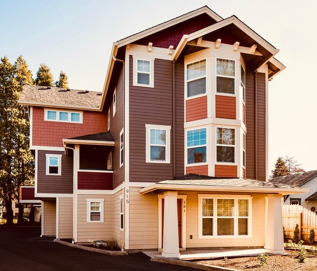 Photo - 915 SW 10th St Unit 101