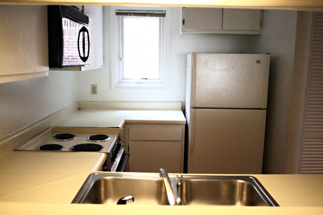 Photo - 2BR in Chancellor Square