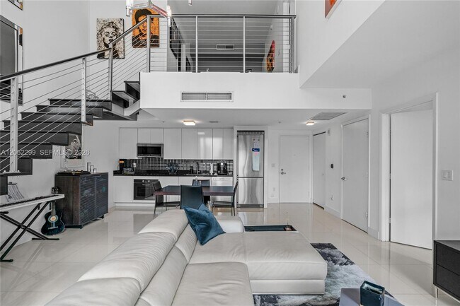 Photo - 92 SW 3rd St Unidad 708