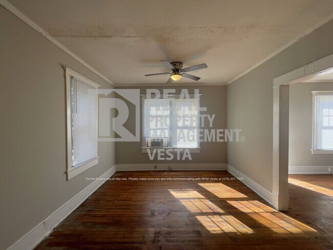 Photo - 2389 Beech Ave