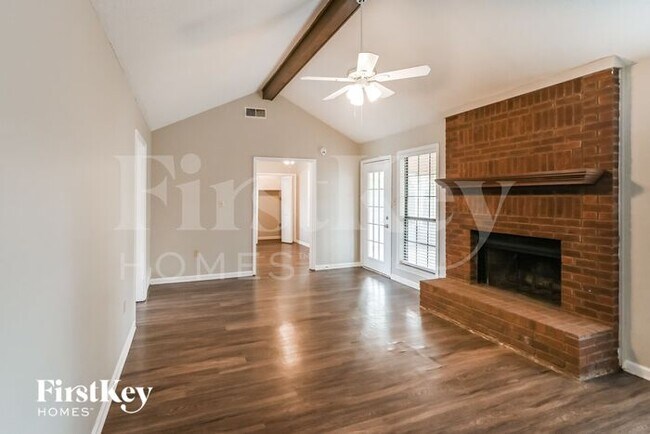 Photo - 7185 Ransdorp Dr