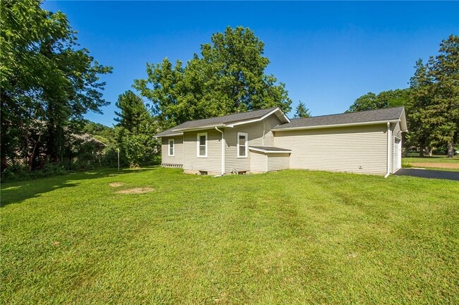 Photo - 617 Dewitt Rd