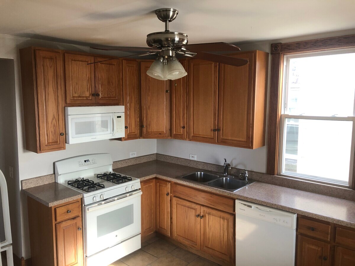 Photo - 3530 N Elston Ave Apartments Unit 2