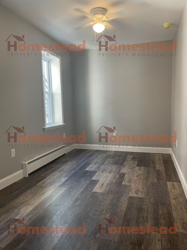 Photo - 806 DeKalb St Unidad 1