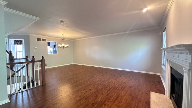 Photo - 439 Georgetown Ct