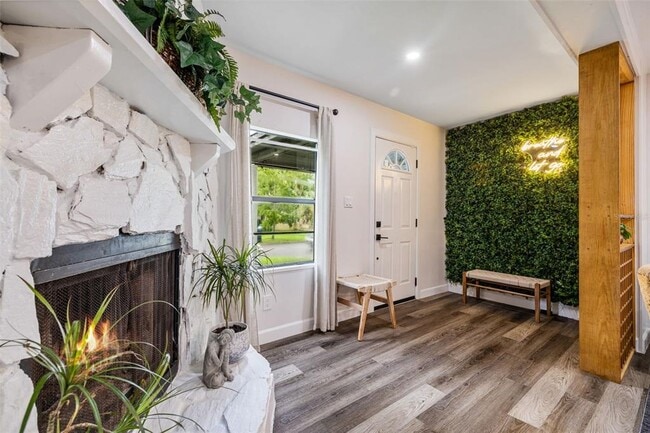 Photo - 1411 E Henry Ave