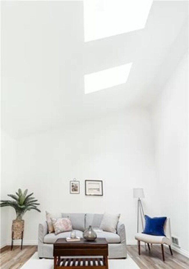 Photo - Awesome Juanita Condo for Lease Unidad B207