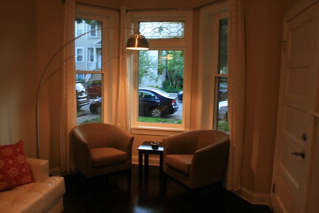 Photo - 3249 N Hoyne Ave