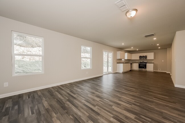 Photo - 315 Shalako Ln