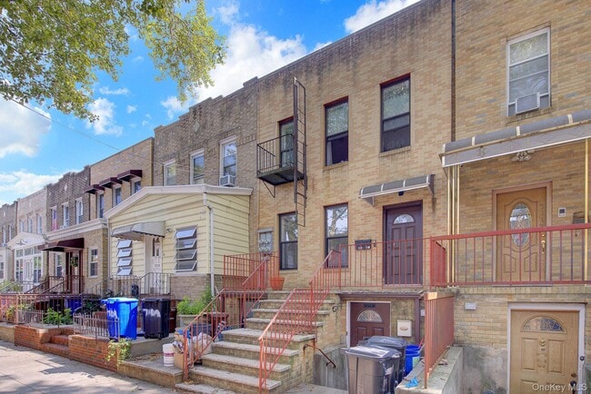 Photo - 71-11 68th St