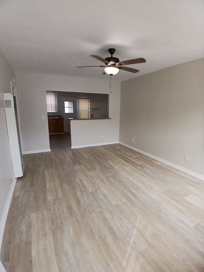 Photo - 1928 Rocket Property Unit 5648