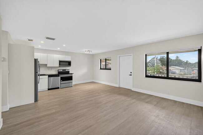 Photo - 615 NE 26th St Unit 9