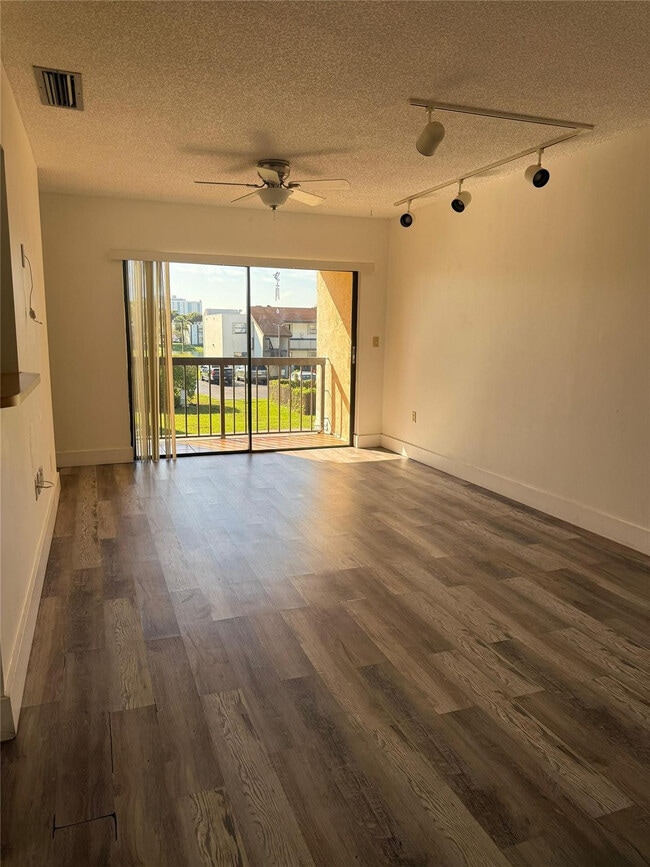 Photo - 660 W Park Dr Unit 206