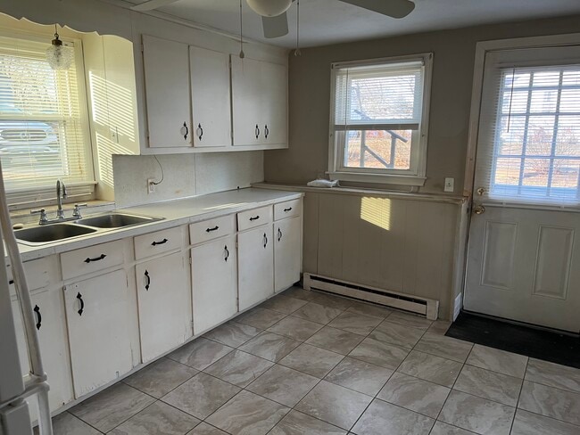 Photo - 136 Custer St