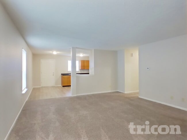 Photo - 1905 Blue Pine Ln