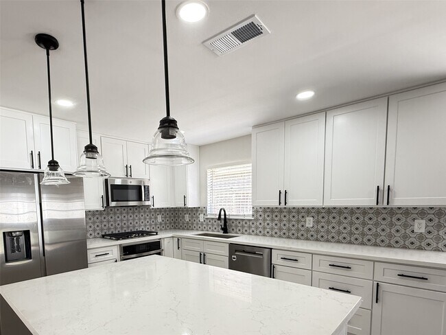 Photo - 5810 Cheena Dr