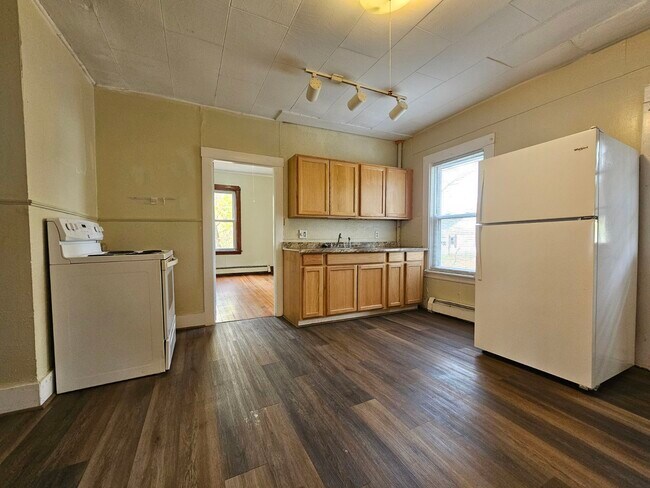 Photo - 13 Grove St Unit C