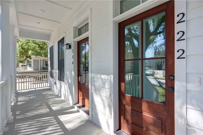 Photo - 222 W 39th St