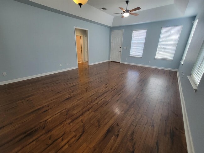 3304 Calumet Dr