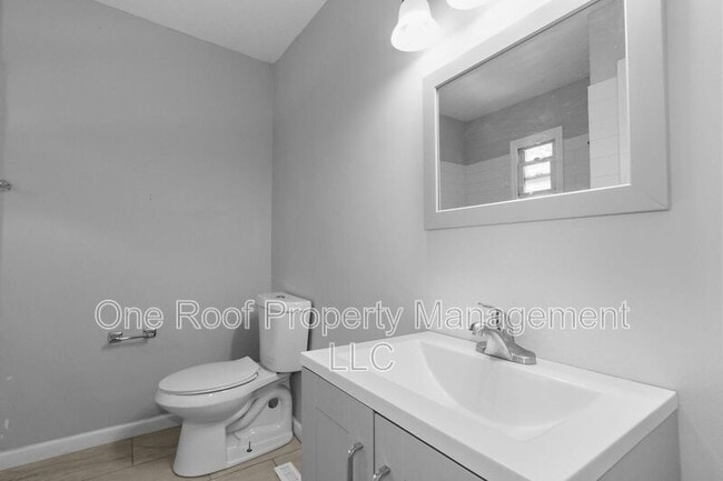 Photo - 937 Metropolitan Ave