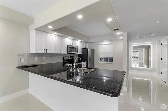 Building Photo - 605 Oaks Dr Unit 210 Rental