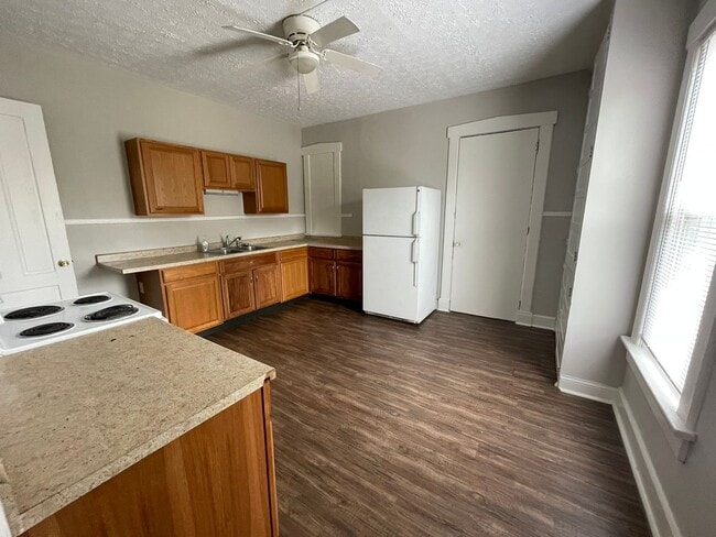 Photo - 2 Bedroom with Basement! Townhome