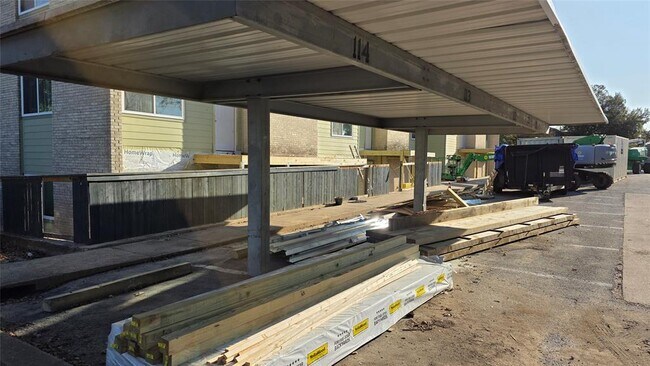 Building Photo - 2124 Burton Dr Unit 152