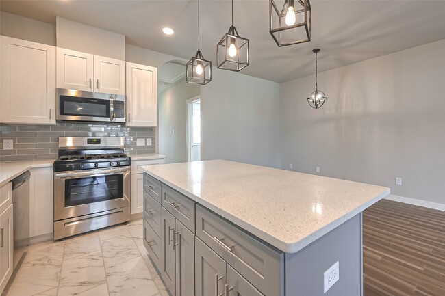 Photo - 910 King St