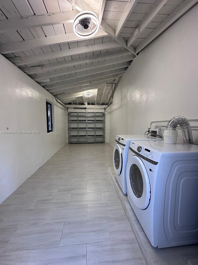 Photo - 2750 Washington St
