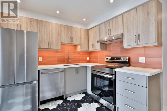 Photo - 612 Gerrard St E