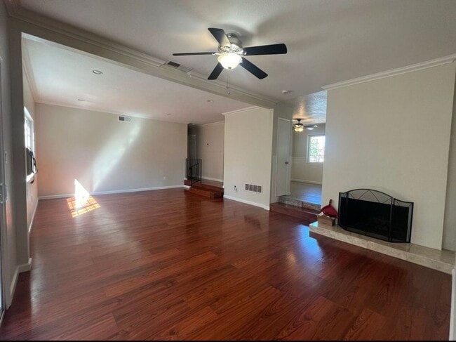 Photo - Blacow home for rent! $3499