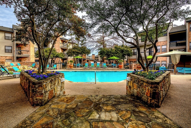 Spring Parc Apartment Homes Pool