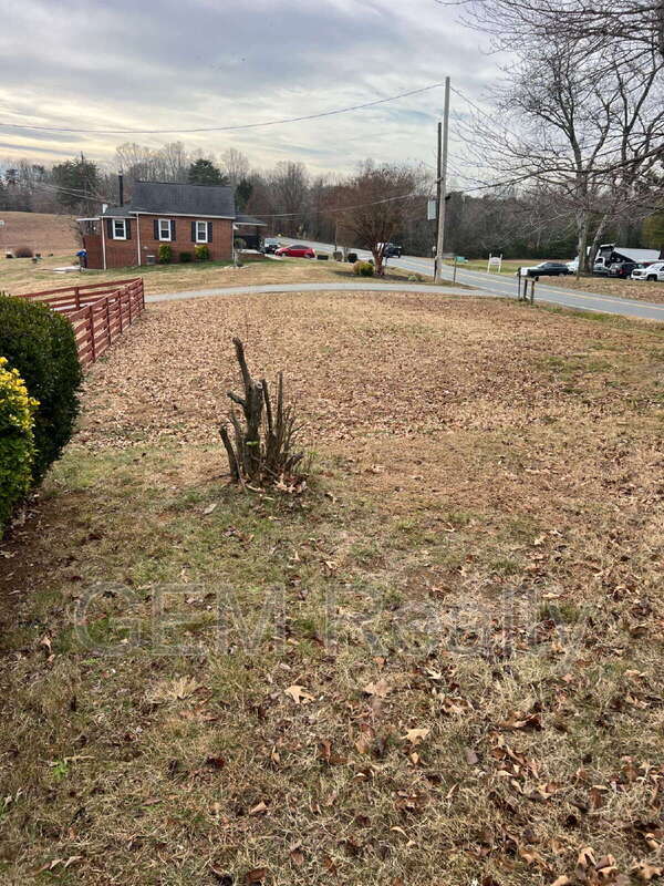 Photo - 1244 Mountain View Rd