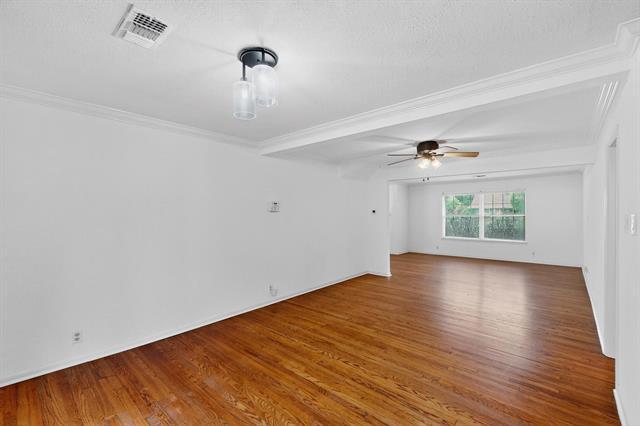 2927 Selma Ln