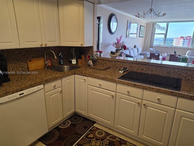 Photo - 3180 S Ocean Dr Unidad 1617