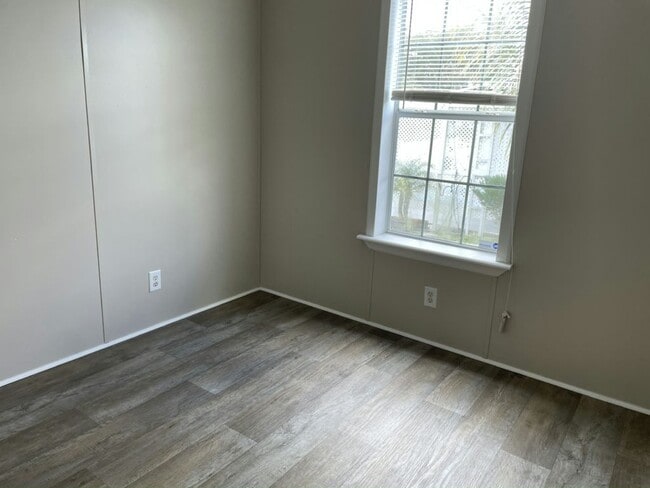 Photo - 10550 W State Rd 84