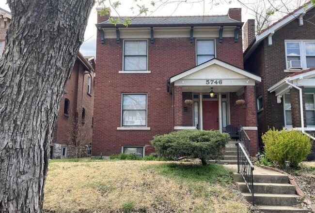 Building Photo - 5746 De Giverville Ave Rental