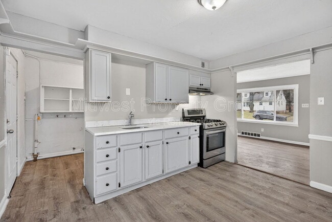 Photo - 1157 Redman Blvd