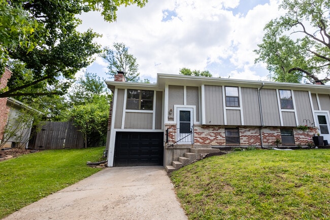 Photo - 8659 Riggs St