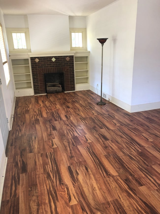 2106 Old East Main St