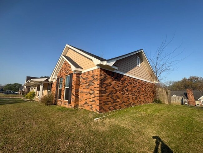 Photo - Renovated 4 Bedroom 2 Bath Home for Rent!!