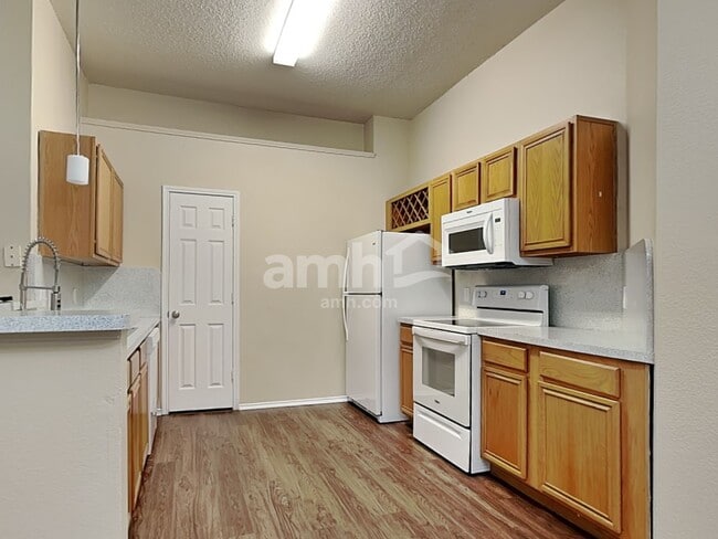 Photo - 223 Dartmouth Dr